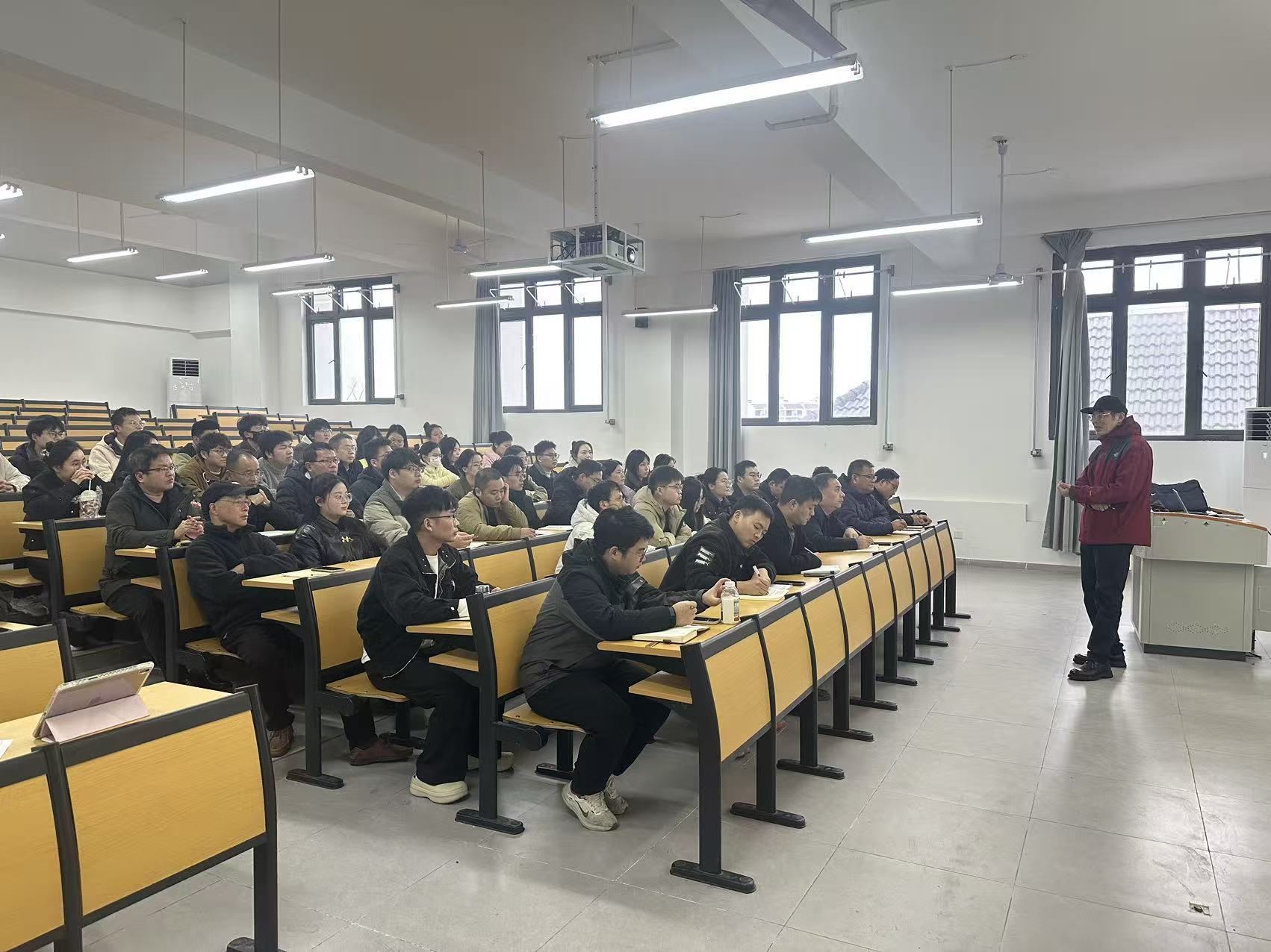 凝共识·强教风·启新程 | 智能制造学院召开全体教职工大会